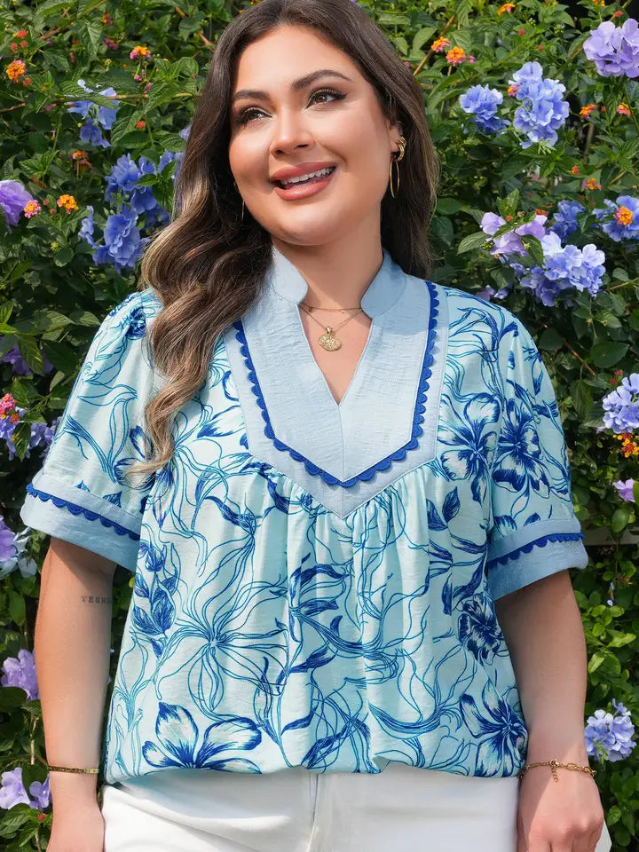 Plus Size Scallop Trim Floral Blouse