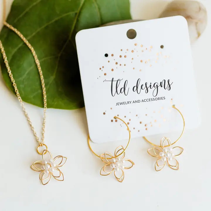 TLD Designs Flower Pearl Necklace